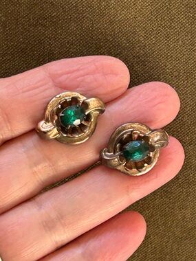 Vintage Costume 1940’s Green Glass screwback Earrings
